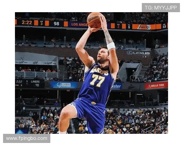 卢卡·东契奇关键时刻连续投篮命中率超越哈登，推动独行侠战术多样化