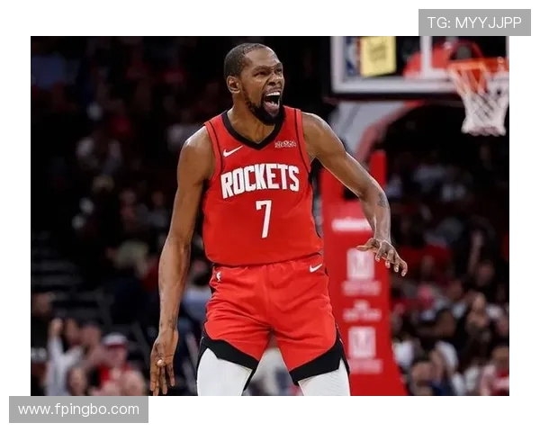 杜兰特利用中投拉开空间，投篮效率明显高于赛季初期