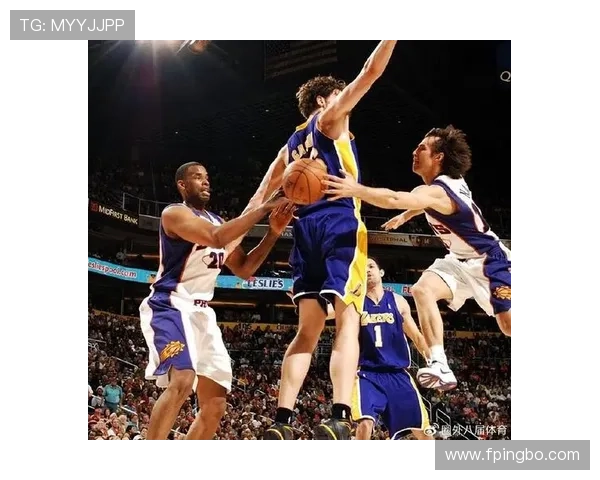 纳什精准组织助攻效率提升明显，拉开球队进攻节奏差距